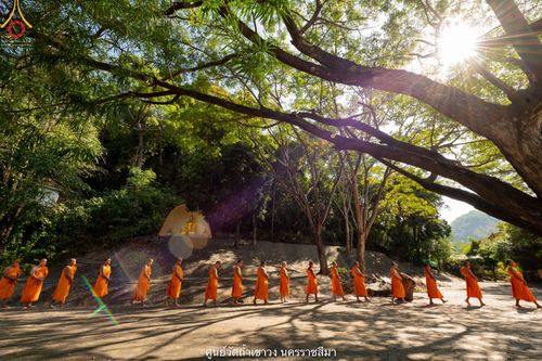 ภาพ No.42063:พิธีตัดปอยผม ปลงผม ขอขมารับผ้าไตรและพิธีบรรพชา ในโครงการอุปสมบท บูชาธรรมมหาปูชนียาจารย์ ประจำปี 2564 ชุดที่ 20