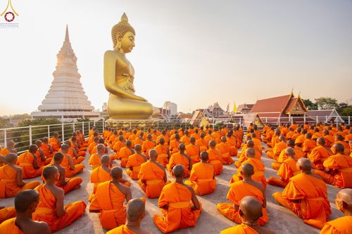 พุทธบุตรธรรมยาตรา ปฏิบัติธรรมและบันทึกภาพประวัติศาสตร์ ในโครงการธรรมยาตรากตัญญูบูชา มหาปูชนียาจารย์ พระมงคลเทพมุนี(สด จนฺทสโร) พระผู้ปราบมาร อนุสรณ์สถาน 7 แห่ง ปีที่ 11 ณ อนุสรณ์สถานลำดับที่ 6 สถานที่ค้นคว้าและเผยแผ่วิชาธรรมกาย วัดปากน้ำภาษีเจริญ กรุงเทพ