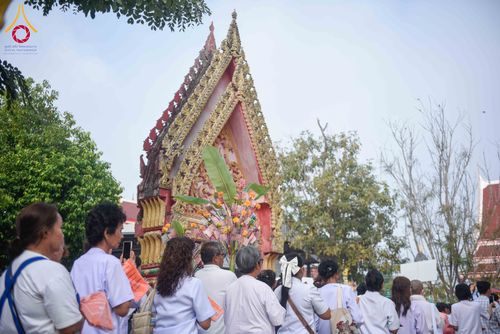 ภาพ No.299074:วันที่ 20 มกราคม พ.ศ. 2569 พิธีทอดผ้าป่าทำนุบำรุงศาสนสถาน ณ วัดใหม่นพรัตน์ ต.เนินพระปรางค์ อ.สองพี่น้อง จ.สุพรรณบุรี ในโครงการธรรมยาตรา กตัญญูบูชา มหาปูชนียาจารย์ พระมงคลเทพมุนี(สด จนฺทสโร) พระผู้ปราบมาร อนุสรณ์สถาน 7 แห่ง ปีที่ 14