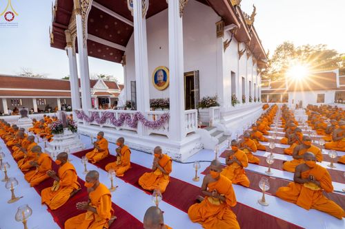 ภาพ No.73386:พิธีจุดประทีปถวายเป็นพุทธบูชา และบูชาธรรมมหาปูชนียาจารย์ ในโครงการธรรมยาตรากตัญญูบูชา มหาปูชนียาจารย์ พระมงคลเทพมุนี(สด จนฺทสโร) พระผู้ปราบมาร ปีที่ 11 ณ อนุสรณ์สถานลำดับที่ 4 สถานที่เกิดด้วยกายธรรม วัดโบสถ์ (บน) บางคูเวียง อ.บางกรวย จ.นนทบุรี วันที่ 21 