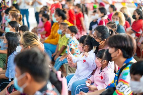 ภาพ No.71252:วัดพระธรรมกาย มูลนิธิธรรมกาย และคณะศิษยานุศิษย์ฯ ร่วมกับ อบต.คลองสาม และภาคีเครือข่ายฯ เปิดตัวสื่อนวัตกรรมพุทธประวัติผ่านแว่น VR สู่โลกเสมือนจริง - จัดแสดงนิทรรศการพลังความดี UG5 POWER เนื่องในงานวันเด็กแห่งชาติ ประจำปี พ.ศ.2566