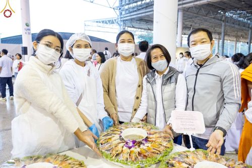 ภาพ No.75129:พิธีถวายภัตตาหารเป็นสังฆทาน แด่คณะพระธรรมยาตราฯ ในโครงการธรรมยาตรากตัญญูบูชา มหาปูชนียาจารย์ พระมงคลเทพมุนี(สด จนฺทสโร) พระผู้ปราบมาร อนุสรณ์สถาน 7 แห่ง ปีที่ 11 วันที่ 31 มกราคม พ.ศ. 2566