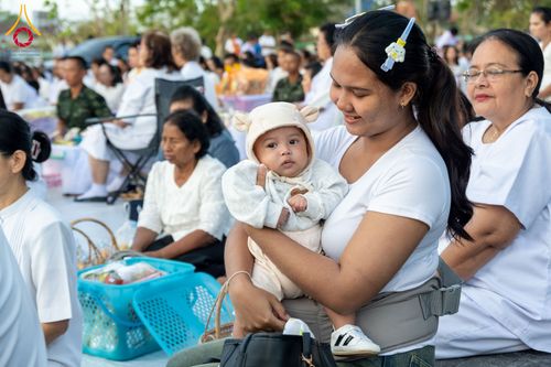 ภาพ No.281509:วันอาทิตย์ที่ 28 ธันวาคม พ.ศ.2568 ตักบาตรพระ 1000 รูป ปีที่ 1 ทำบุญเมืองสตูลส่งท้ายปี ณ หน้าโรงเรียนสตูลวิทยา จ.สตูล