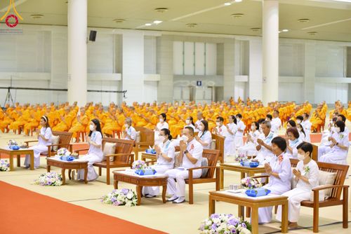 ภาพ No.90787:พิธีบำเพ็ญกุศลสวดพระอภิธรรม  อุบาสกถาวร พรหมถาวร (อุบาสกผู้ปั้นพระ) คืนที่ 3 วันจันทร์ที่ 16 ตุลาคม พ.ศ. 2566 ณ ห้องแก้วสารพัดนึก 1 สภาธรรมกายสากล วัดพระธรรมกาย จ.ปทุมธานี