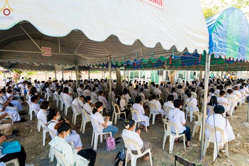 ภาพ No.70340:พิธีเจริญพระพุทธมนต์ ปฏิบัติธรรม มอบทุนการศึกษา ถวายสังฆทาน 139 วัด เพื่อถวายเป็นพุทธบูชา และขับเคลื่อนโครงการหมู่บ้านรักษาศีล 5 โดยคณะสงฆ์จังหวัดสุพรรณบุรี คณะศิษยานุศิษย์วัดพระธรรมกาย โครงการธรรมยาตรา ปีที่ 11 วันที่ 7 มกราคม พ.ศ. 2566 ณ ศูนย์ปฏิบัติธร