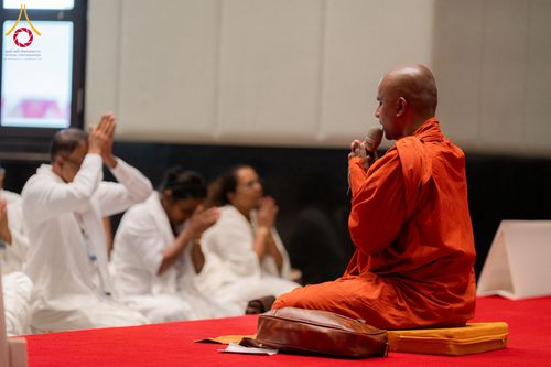 ภาพ No.342435:วันที่ 31 กรกฎาคม พ.ศ. 2569  ต้อนรับคณะแสวงบุญชาวศรีลังกา 31 ท่าน เยี่ยมชมวัดพระธรรมกาย