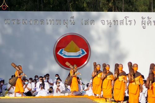 ภาพ No.70672:พิธีต้อนรับพระธรรมยาตรา ในโครงการธรรมยาตรากตัญญูบูชา มหาปูชนียาจารย์ พระมงคลเทพมุนี(สด จนฺทสโร) พระผู้ปราบมาร อนุสรณ์สถาน 7 แห่ง ปีที่ 11 วันที่ 14 มกราคม พ.ศ. 2566 ณ อนุสรณ์สถานลำดับที่ 3 สถานที่เกิดในเพศสมณะ วัดสองพี่น้อง อ.สองพี่น้อง จ.สุพรรณบุรี