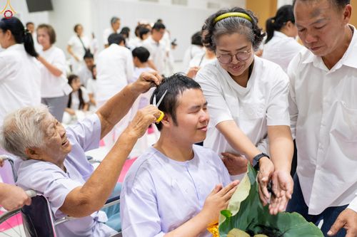 ภาพ No.319334:วันเสาร์ที่ 4 เมษายน พ.ศ.2569 พิธีปลงผมนาคธรรมทายาท โครงการอุปสมบทหมู่ธรรมทายาท ระดับอุดมศึกษา รุ่นที่ 53 ภาคฤดูร้อน ณ มหารัตนวิหารคด 13 วัดพระธรรมกาย