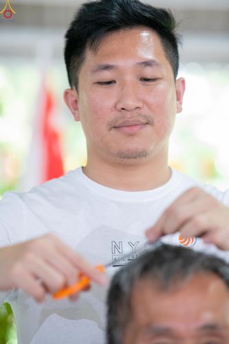 ภาพ No.338272:วันอาทิตย์ที่ 5 กรกฎาคม พศ.2569 พิธีตัดปอยผมธรรมทายาทนานาชาติ IDOP รุ่นที่ 21 จากประเทศจีน มาเลเซีย สิงคโปร์ และไต้หวัน ณ โถงช้าง วัดพระธรรมกาย
