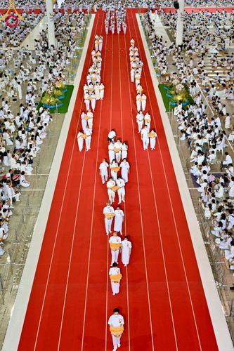 ภาพ No.92249:พิธีทอดกฐินธรรมชัยเพื่อสร้างอาคาร 115 ปี คุณยายอาจารย์มหารัตนอุบาสิกาจันทร์ ขนนกยูง อาทิตย์ต้นเดือนที่ 5 พฤศจิกายน พ.ศ. 2566 ณ วัดพระธรรมกาย จ.ปทุมธานี