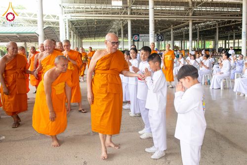 ภาพ No.316478:วันอาทิตย์ที่ 29 มีนาคม พ.ศ. 2569 พิธีทอดผ้าบังสุกุลและพิธีชำระร่าง โยมพ่อณรงค์ จินตมากุล  สิริอายุ 99 ปี 11 เดือน โยมบิดา พระครูปลัดรัตนวีรวัฒน์ (รังสฤษดิ์ อิทฺธิจินตโก) ที่ปรึกษาเจ้าคณะจังหวัดปทุมธานี เจ้าอาวาสวัดพระธรรมกาย  ณ ฌาปนสถานชั่วคราว ทางเข้า 