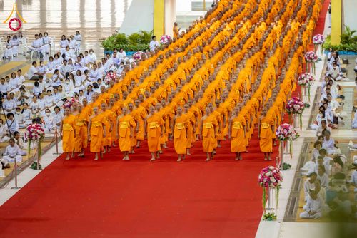 ภาพ No.308680:วันที่ 1 กุมภาพันธ์ พ.ศ. 2569 พิธีรับประกาศนียบัตร และพระของขวัญพระธรรมยาตรา ณ สภาธรรมกายสากล วัดพระธรรมกาย จ.ปทุมธานี