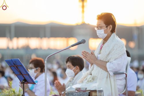 ภาพ No.68692:พิธีตักบาตรฉลองพระใหม่ วันที่ 1 มกราคม พ.ศ. 2566 ณ วัดพระธรรมกาย จ.ปทุมธานี