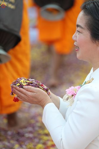 ภาพ No.295377:วันที่ 16 มกราคม พ.ศ. 2569 พิธีต้อนรับพระธรรมยาตรา อนุสรณ์สถานลำดับที่ 4 (ภาพชุดที่ 2) สถานที่เกิดด้วยกายธรรม ณ วัดโบสถ์บน ต.บางคูเวียง จ.นนทบุรี ในโครงการธรรมยาตรา กตัญญูบูชา มหาปูชนียาจารย์ พระมงคลเทพมุนี(สด จนฺทสโร) พระผู้ปราบมาร อนุสรณ์สถาน 7 แห่ง ปี