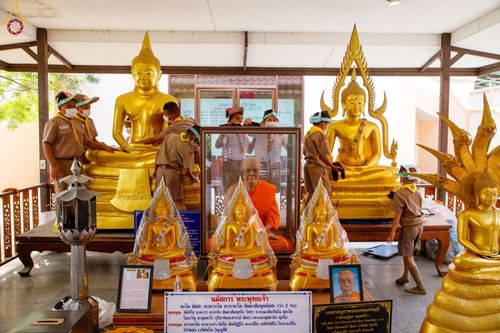 ภาพ No.72750:พระธรรมยาตรา ปฏิบัติศาสนกิจทำนุบำรุงศาสนสถาน, สวดธรรมจักร ,ปฏิบัติธรรม ร่วมกับชุมชน,นักเรียนเด็กดีวีสตาร์ ในโครงการธรรมยาตรากตัญญูบูชา มหาปูชนียาจารย์ พระมงคลเทพมุนี(สด จนฺทสโร) พระผู้ปราบมาร อนุสรณ์สถาน 7 แห่ง ปีที่ 11 ณ วัดโบสถ์(บน) อ.บางกรวย จ.นนทบุรี