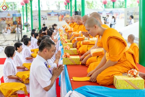 ภาพ No.137773:พิธีอุปสมบทสามเณรอุทิศชีวิต 11 รูป วันวิสาขบูชา พุธที่ 22 พฤษภาคม พ.ศ.2567 ณ อุโบสถ วัดพระธรรมกาย