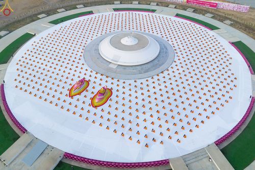 ภาพ No.74241:พุทธบุตรธรรมยาตรา ปฏิบัติธรรมและบันทึกภาพประวัติศาสตร์ ในโครงการธรรมยาตรากตัญญูบูชา มหาปูชนียาจารย์ พระมงคลเทพมุนี(สด จนฺทสโร) พระผู้ปราบมาร อนุสรณ์สถาน 7 แห่ง ปีที่ 11 ณ อนุสรณ์สถานบางปลา อ.บางเลน จ.นครปฐม วันที่ 23 มกราคม พ.ศ. 2566