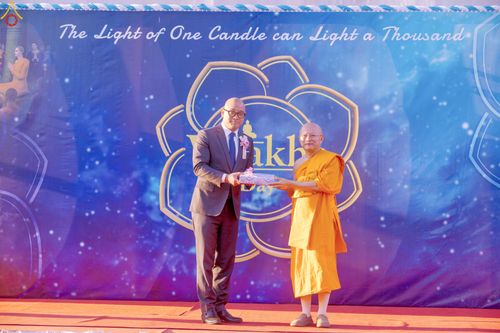 ภาพ No.332707:วันอาทิตย์ที่ 31 พฤษภาคม พ.ศ. 2569 วันวิสาขบูชา ณ วัดพระธรรมกายแคลิฟอร์เนีย  ประเทศสหรัฐอเมริกา
