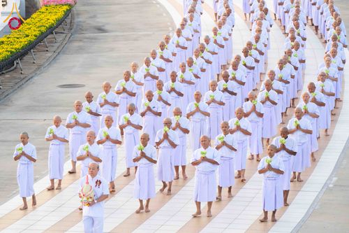 ภาพ No.320808:วันเสาร์ที่ 11 เมษายน พ.ศ.2569 พิธีเวียนประทักษิณ พิธีวันทาเจดีย์ โครงการอุปสมบทหมู่ บูชาธรรมหลวงพ่อธัมมชโย พ.ศ.2569 โครงการอุปสมบทหมู่ธรรมทายาท ระดับอุดมศึกษา รุ่น 53 (ภาคฤดูร้อน) ณ วัดพระธรรมกาย ปทุมธานี