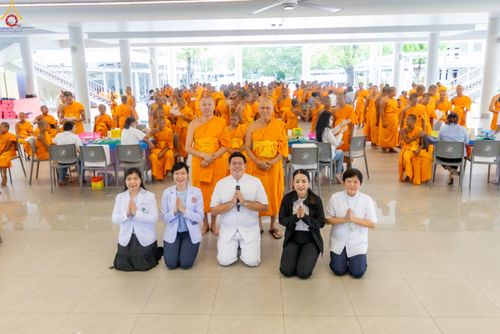 ภาพ No.331900:วันที่ 5 พฤษภาคม พ.ศ.2569 ศูนย์การแพทย์บุญรักษา ร่วมกับคลินิกใจใส จัดถวายวัคซีนป้องกันไข้หวัดใหญ่  แด่คณะพระภิกษุสามเณรกว่า 500 รูป