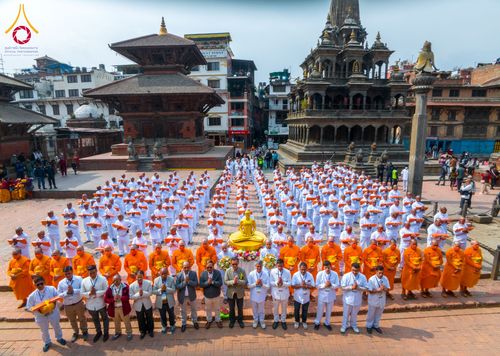 ภาพ No.129947:พิธีตัดปอยผมและแห่นาคธรรมทายาท ในโครงการบรรพชา 1,250 รูป ณ แดนประสูติ สวนลุมพินี ประเทศเนปาล วันที่ 2 มีนาคม พ.ศ. 2567