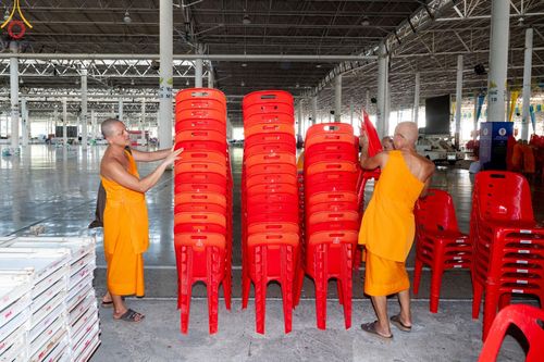 ภาพ No.58461:V.41 เทหมดใจ  ลุยต่อไป ร้อยซาวปี การเตรียมงาน การปฏิบัติงาน และการเก็บงาน ของเจ้าหน้าที่หน่วยงานต่างๆ เพื่อพิธีฉลองอายุวัฒนมงคล 80 ปี หลวงพ่อธัมมชโย และรับถวายมหาสังฆทาน 10,000 กว่าวัดทั่วประเทศ ในวันคุ้มครองโลก จันทร์ที่ 22 เมษายน พ.ศ. 2567