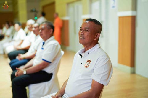ภาพ No.341562:วันที่ 26 กรกฎาคม พ.ศ. 2569 โครงการพัฒนาคุณธรรม จริยธรรม สำหรับนักเรียนนายสิบตำรวจ (นสต.) รุ่นที่ 17 ศูนย์ฝึกอบรมตำรวจภูธรภาค 1 ได้จัดกิจกรรม  จุดเทียนรวมใจและปฏิบัติธรรมเจริญสมาธิภาวนา เพื่อน้อมอุทิศถวายเป็นพระราชกุศลฯ ณ ศูนย์ปฏิบัติธรรมเวิล์ดพีช วัลเล่