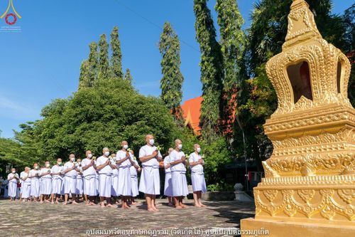 ภาพ No.40767:พิธีตัดปอยผม ปลงผม ขอขมารับผ้าไตรและพิธีบรรพชา ในโครงการอุปสมบท บูชาธรรมมหาปูชนียาจารย์ ประจำปี 2564 ชุดที่ 16