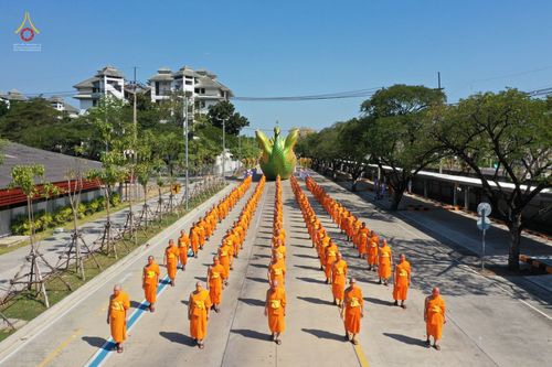 ภาพ No.42659:พิธีอัญเชิญมยุรนาวากาศ ประดิษฐาน ณ อาคาร 100 ปี เนื่องในวันคล้ายวันเกิด ครบ 113 ปี คุณยายอาจารย์มหารัตนอุบาสิกาจันทร์ ขนนกยูง