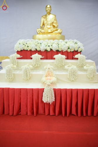 ภาพ No.49776:ประมวลภาพพิธีสักการะรูปหล่อพระมงคลเทพมุนี หลวงปู่วัดปากน้ำ ณ ห้างทวีกิจคอมเพล็กซ์ อ.เมือง จ.สระบุรี