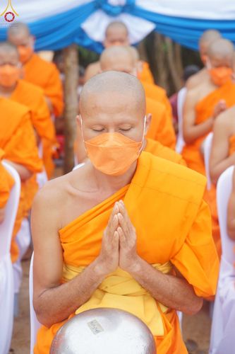 ภาพ No.50622:ประมวลภาพพิธีตักบาตร ณ วัดแม่แพ จ.แม่ฮ่องสอน เนื่องในวันธรรมชัย