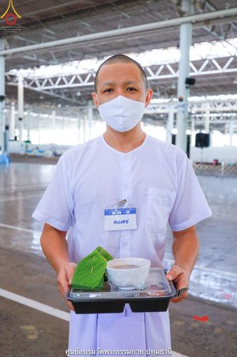 ภาพ No.40006:พิธีตัดปอยผม ปลงผม ขอขมารับผ้าไตรและพิธีบรรพชา ในโครงการอุปสมบท บูชาธรรมมหาปูชนียาจารย์ ประจำปี 2564 ชุดที่ 8