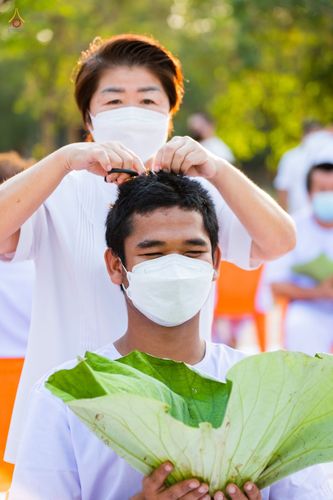 ภาพ No.43630:พิธีตัดปอยผมธรรมทายาท ณ เมืองโบราณ จ.สมุทรปราการ