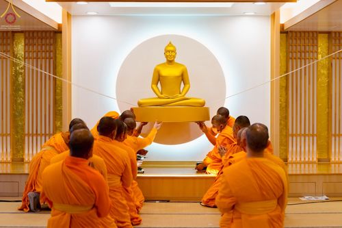 ภาพ No.56441:ประมวลภาพพิธีทอดกฐินสมโภชพระประธาน ณ วัดพระธรรมกายโทชิหงิ ประเทศญี่ปุ่น