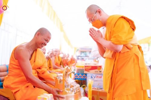 ภาพ No.48442:ประมวลภาพประธานมูลนิธิธรรมกายถวายเทียนพรรษา 43 วัด ในเขตจังหวัดไพลิน ประเทศกัมพูชา
