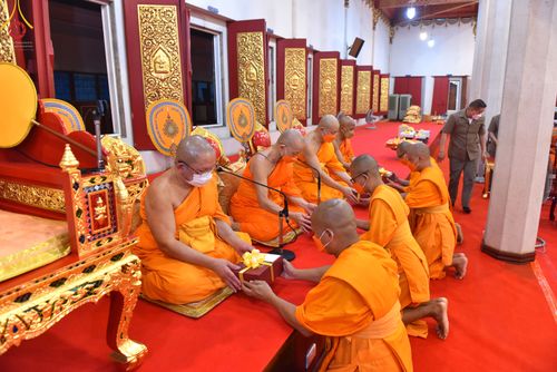 ภาพ No.49682:ประมวลภาพพิธีบำเพ็ญกุศลสวดพระอภิธรรมศพอุทิศถวายพระเดชพระคุณพระเทพวรเวที (บุญศรี ปุญฺญสิริ ป.ธ.4) 