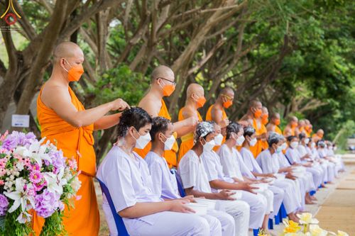 ภาพ No.43893:ประมวลภาพพิธีปลงผมธรรมทายาท โครงการบรรพชาสามเณรฟื้นฟูพระพุทธศาสนาทั่วไทย ณ ศูนย์อบรมเยาวชนนครปฐม