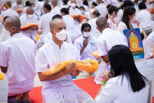 ภาพ No.40855:พิธีตัดปอยผม ปลงผม ขอขมารับผ้าไตรและพิธีบรรพชา ในโครงการอุปสมบท บูชาธรรมมหาปูชนียาจารย์ ประจำปี 2564 ชุดที่ 17