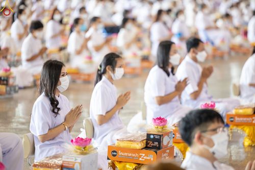 ภาพ No.48180:ประมวลภาพพิธีถวายผ้าอาบน้ำฝน และประทีปโคมไฟ เนื่องในวันอาสาฬหบูชา ประจำปี 2565