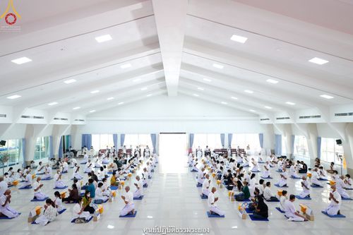 ภาพ No.39470:พิธีตัดปอยผม ปลงผม ขอขมารับผ้าไตรและพิธีบรรพชา ในโครงการอุปสมบท บูชาธรรมมหาปูชนียาจารย์ ประจำปี 2564  ชุดที่ 2