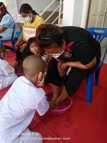 ภาพ No.45744:ประมวลภาพกิจกรรม โครงการบรรพชาสามเณรฟื้นฟูพระพุทธศาสนาทั่วไทย ณ วัดเวฬุวัน และศูนย์ปฏิบัติธรรมและอบรมเยาวชนยะลา