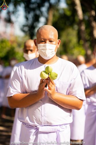ภาพ No.40769:พิธีตัดปอยผม ปลงผม ขอขมารับผ้าไตรและพิธีบรรพชา ในโครงการอุปสมบท บูชาธรรมมหาปูชนียาจารย์ ประจำปี 2564 ชุดที่ 16