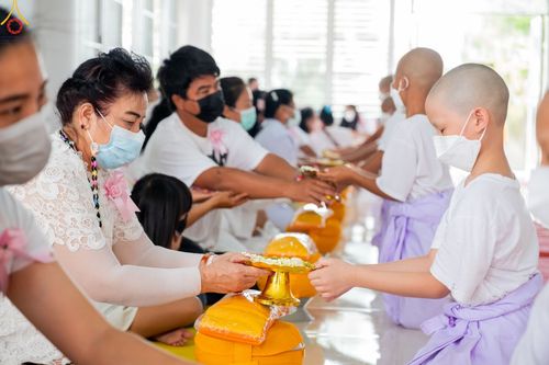 ภาพ No.44583:ประมวลภาพพิธีบรรพชา โครงการบรรพชาสามเณรฟื้นฟูพระพุทธศาสนาทั่วไทย ณ ศูนย์ปฎิบัติธรรมสมุทรปราการ