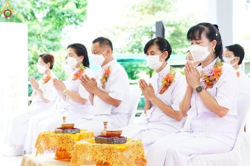 ภาพ No.52144:ประมวลภาพพิธีสักการะพระมงคลเทพมุนี (สด จนฺทสโร) ณ ศูนย์ปฏิบัติธรรมพระมงคลเทพมุนี