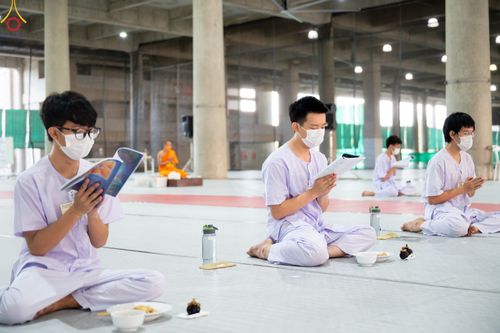 ภาพ No.47355:ประมวลภาพกิจวัตร-กิจกรรม ธรรมทายาท ในโครงการบรรพชาอุปสมบทหมู่ รุ่นเข้าพรรษา