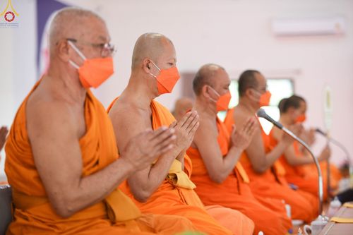 ภาพ No.43725:ประมวลภาพพิธีมอบโล่และใบประกาศเกียรติคุณ โครงการเจริญพุทธมนต์ บทธัมมจักกัปปวัตตนสูตร โรงเรียนที่มีผลการดำเนินกิจกรรมดีเด่น จังหวัดสระบุรี