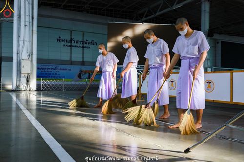 ภาพ No.40009:พิธีตัดปอยผม ปลงผม ขอขมารับผ้าไตรและพิธีบรรพชา ในโครงการอุปสมบท บูชาธรรมมหาปูชนียาจารย์ ประจำปี 2564 ชุดที่ 8