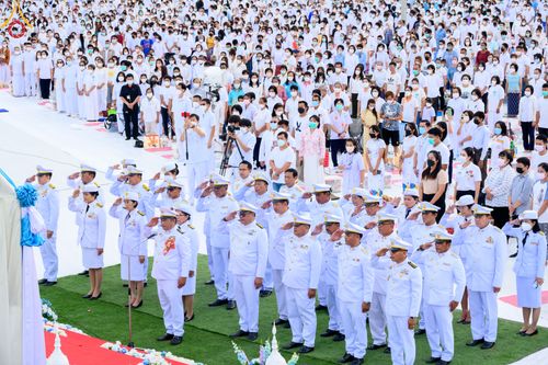 ภาพ No.49480:ประมวลภาพพิธีตักบาตรพระสงฆ์ 1,091 รูป เนื่องในวันแม่แห่งชาติ ณ ตลาดจัมโบ้ ชุดที่ 1