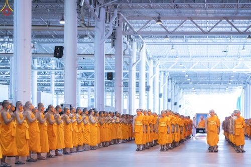 ภาพ No.48488:ประมวลภาพพิธีรับร่างนักสร้างบารมี พระเดชพระคุณพระสุธรรมญาณวิเทศ วิ. (สุธรรม สุธมฺโม)