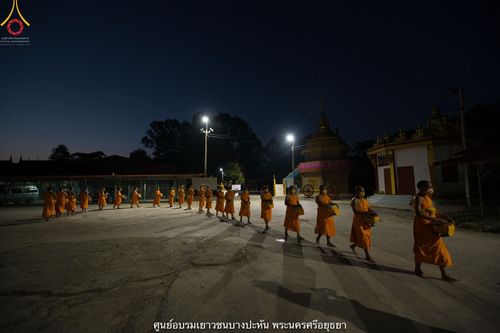 ภาพ No.42061:พิธีตัดปอยผม ปลงผม ขอขมารับผ้าไตรและพิธีบรรพชา ในโครงการอุปสมบท บูชาธรรมมหาปูชนียาจารย์ ประจำปี 2564 ชุดที่ 20